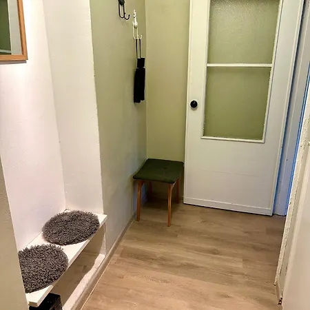 Sunny With Wall-to-wall Desk &tram At Door Apartmán Tallinn