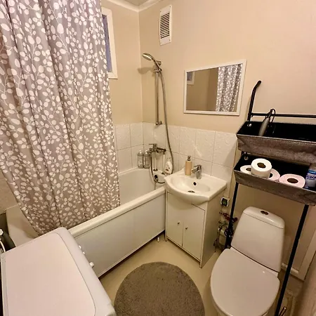 Apartmán Sunny With Wall-to-wall Desk &tram At Door Tallinn