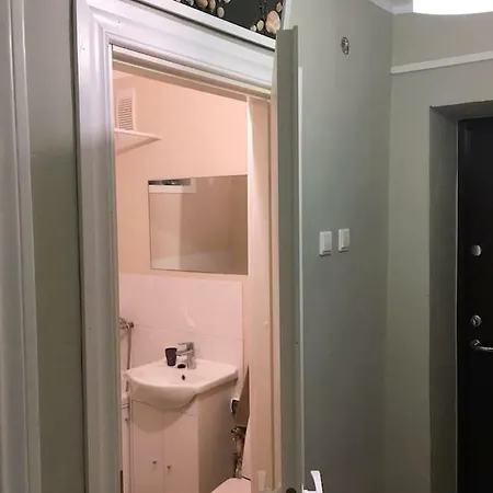 Sunny Apartment, 7 Min With Tram To The Old Town