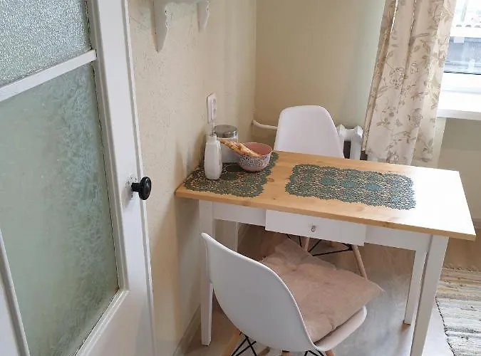 Sunny Apartment, 7 Min With Tram To The Old Town