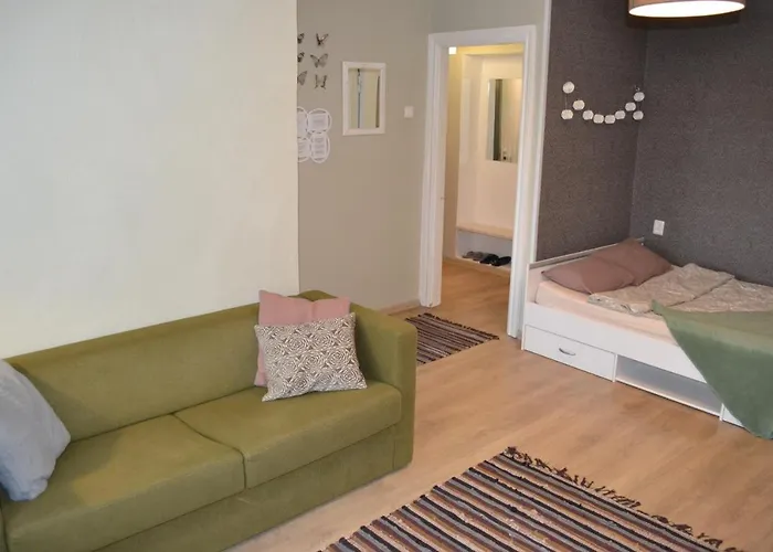 Sunny Apartment, 7 Min With Tram To The Old Town Korter *