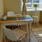 Sunny Apartment, 7 Min With Tram To The Old Town *