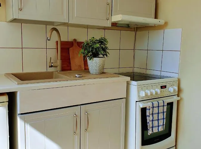 Sunny Apartment, 7 Min With Tram To The Old Town アパート