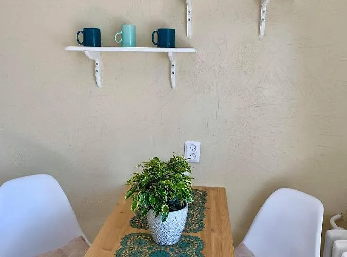 Sunny Apartment, 7 Min With Tram To The Old Town *