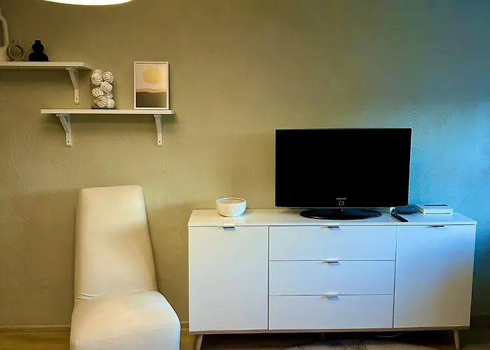 Sunny Apartment, 7 Min With Tram To The Old Town * タリン